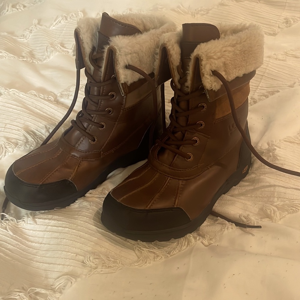 UGG Adirondack III - Women's Size 5